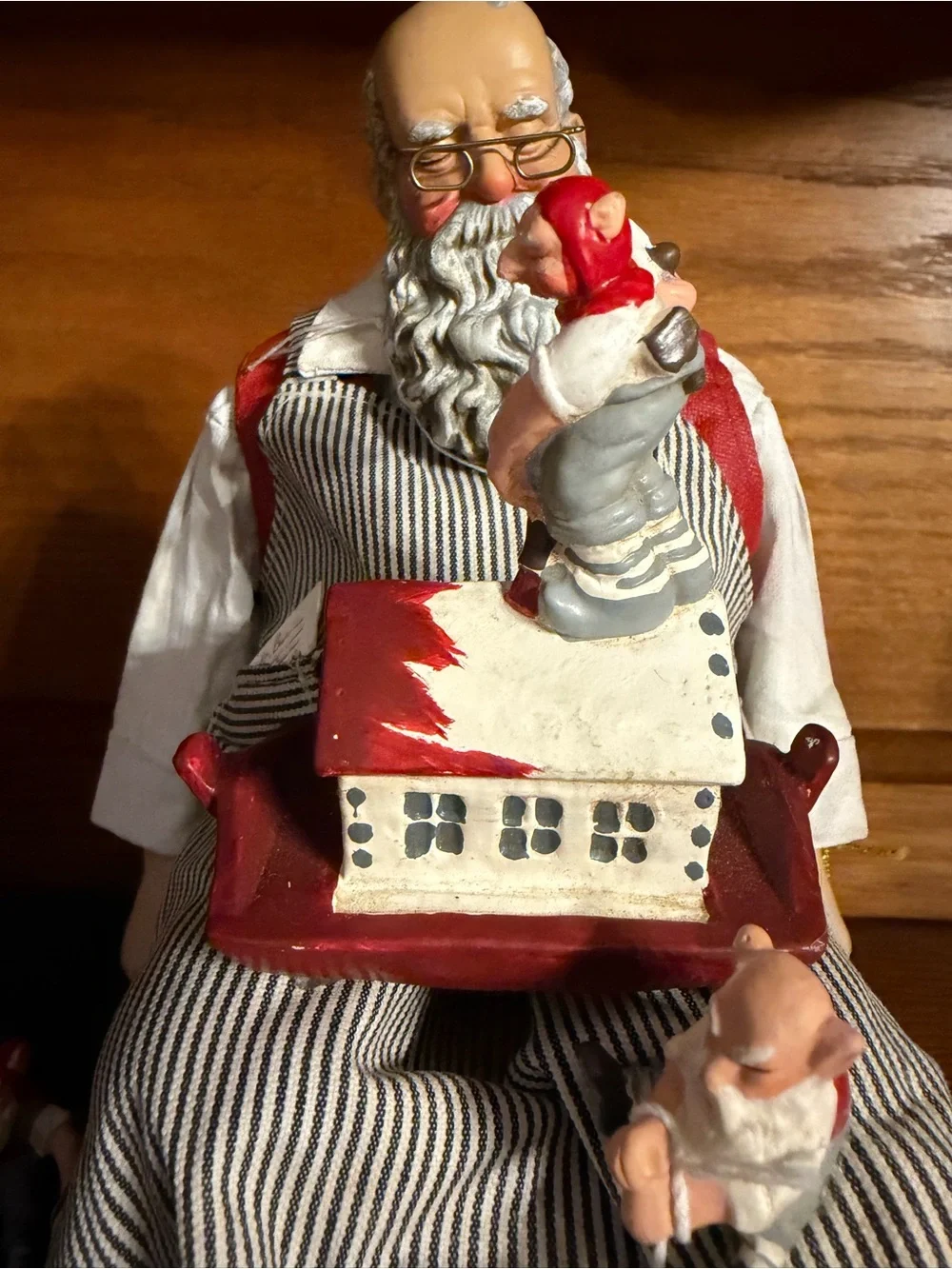 🌟NWT🌟 Clothtique “Santa’s Helpers” Figurine